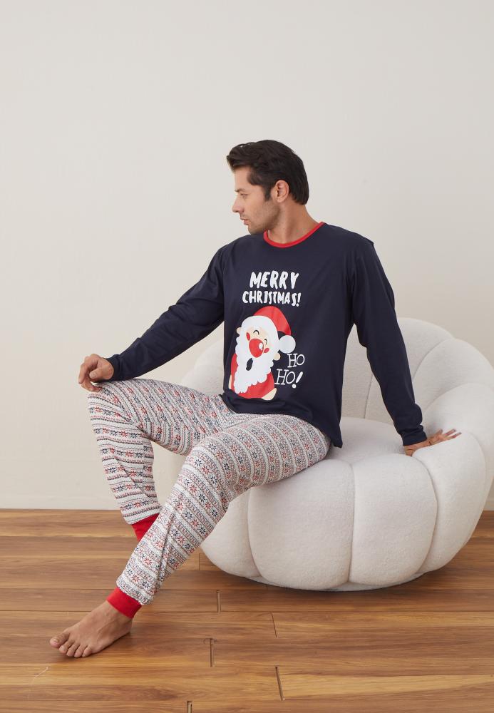 Pijama barbati Craciun " MERRY CHRISMAS" maneca lunga ,pantaloni lungi,Culoare Bleumarin, Engros